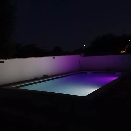 아파트 With A Pool Mountainview Near The Sea!