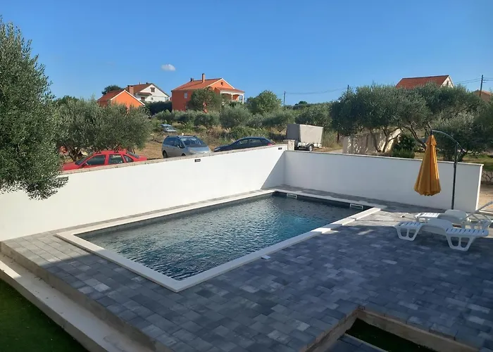 With A Pool Mountainview Near The Sea! 珀塞达耶