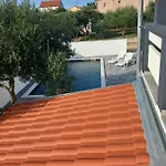 Daire With A Pool Mountainview Near The Sea! Posedarje