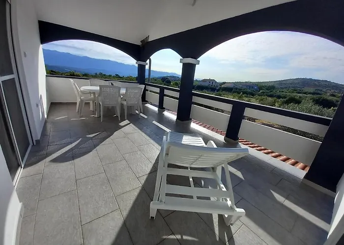 شقة With A Pool Mountainview Near The Sea! *
